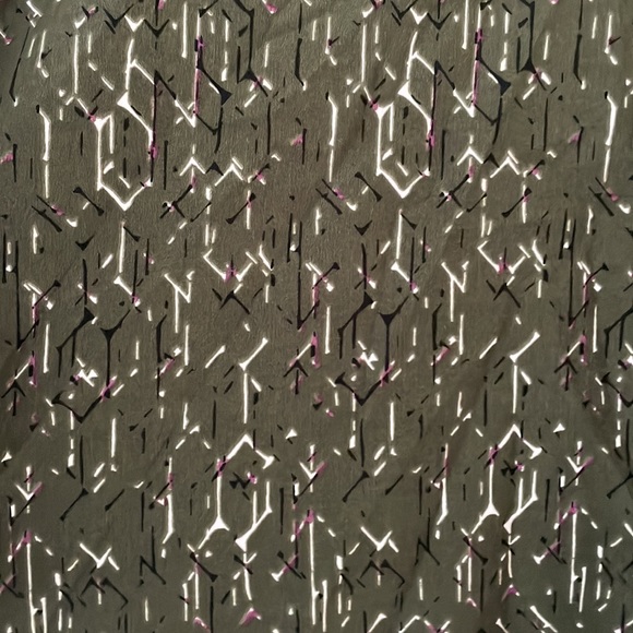 3/4 sleeve blouse - Picture 2 of 4